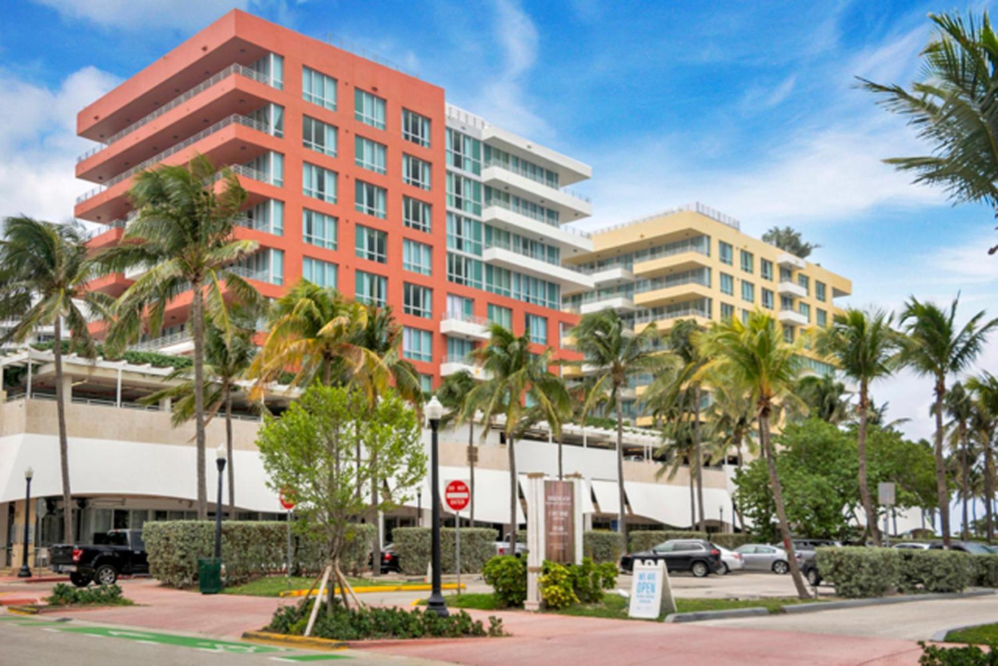 Beachfront Bentley Hotel One Bedroom Suite With Balcony And Beach Access Miami Beach Zewnętrze zdjęcie