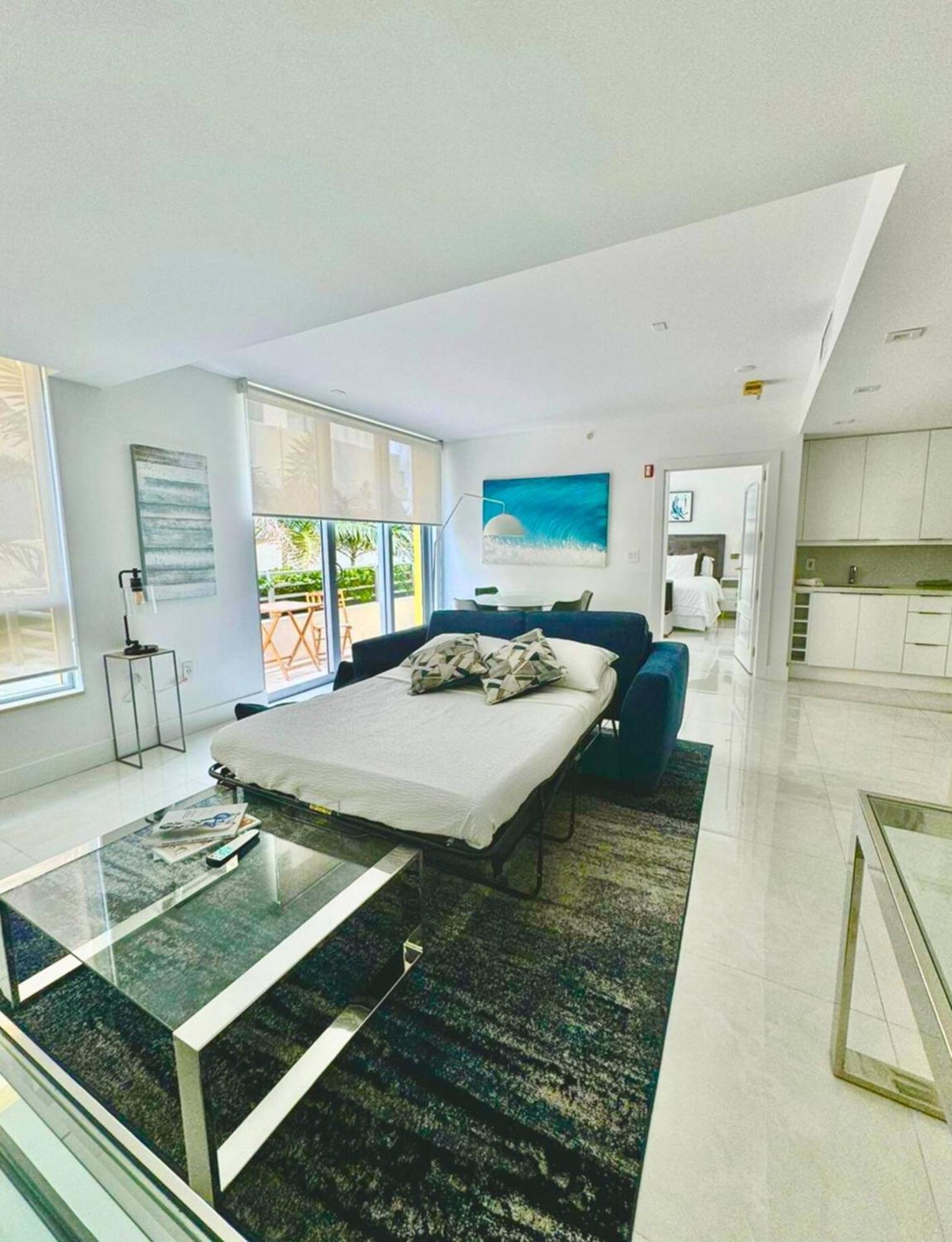 Beachfront Bentley Hotel One Bedroom Suite With Balcony And Beach Access Miami Beach Zewnętrze zdjęcie