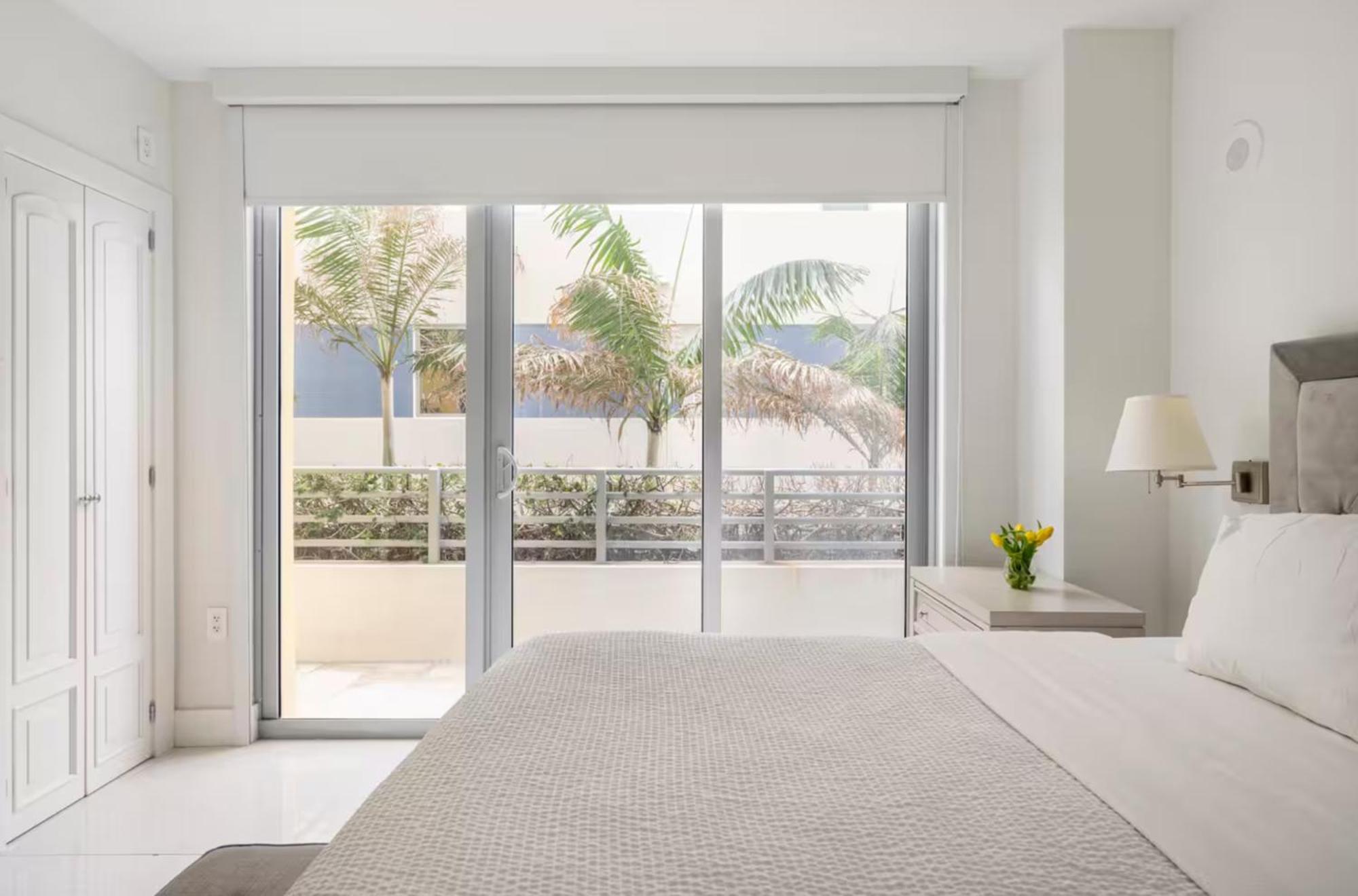 Beachfront Bentley Hotel One Bedroom Suite With Balcony And Beach Access Miami Beach Zewnętrze zdjęcie