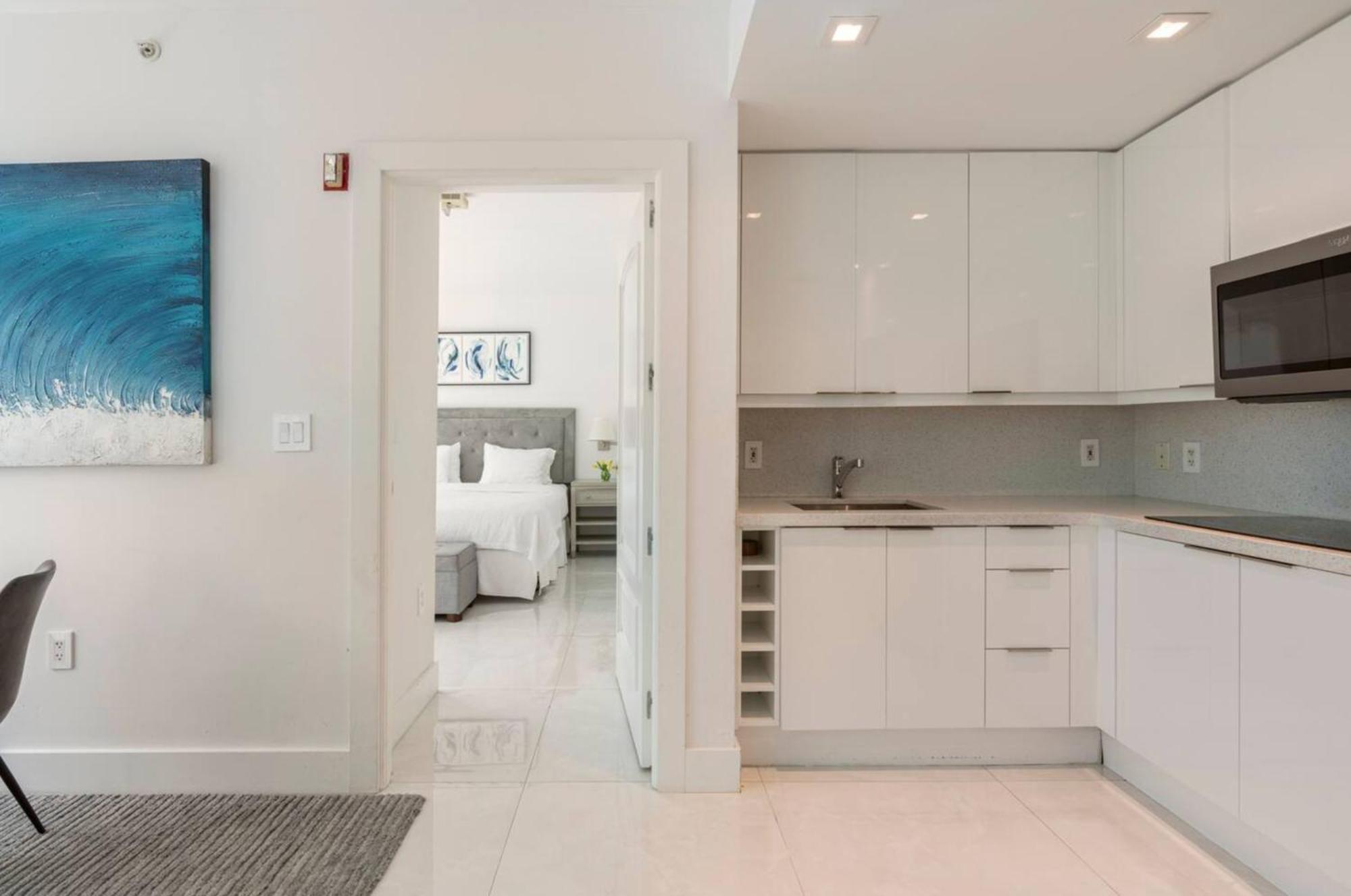 Beachfront Bentley Hotel One Bedroom Suite With Balcony And Beach Access Miami Beach Zewnętrze zdjęcie